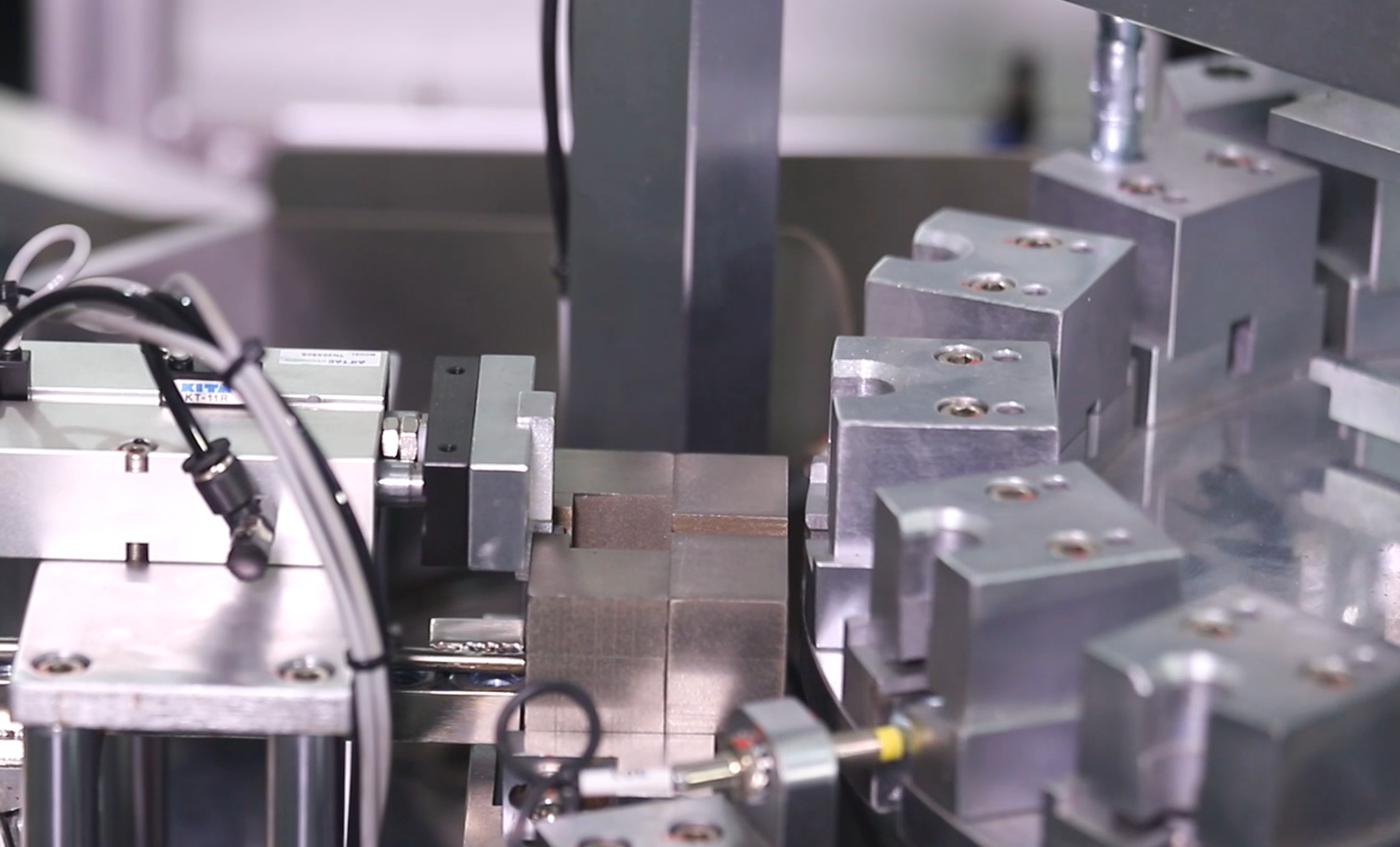 5e1400e4b2433.png 5e1400e4b2433.png