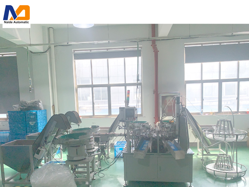 6488340f3ac90.jpg Cover, tube inserting assembly machine.jpg
